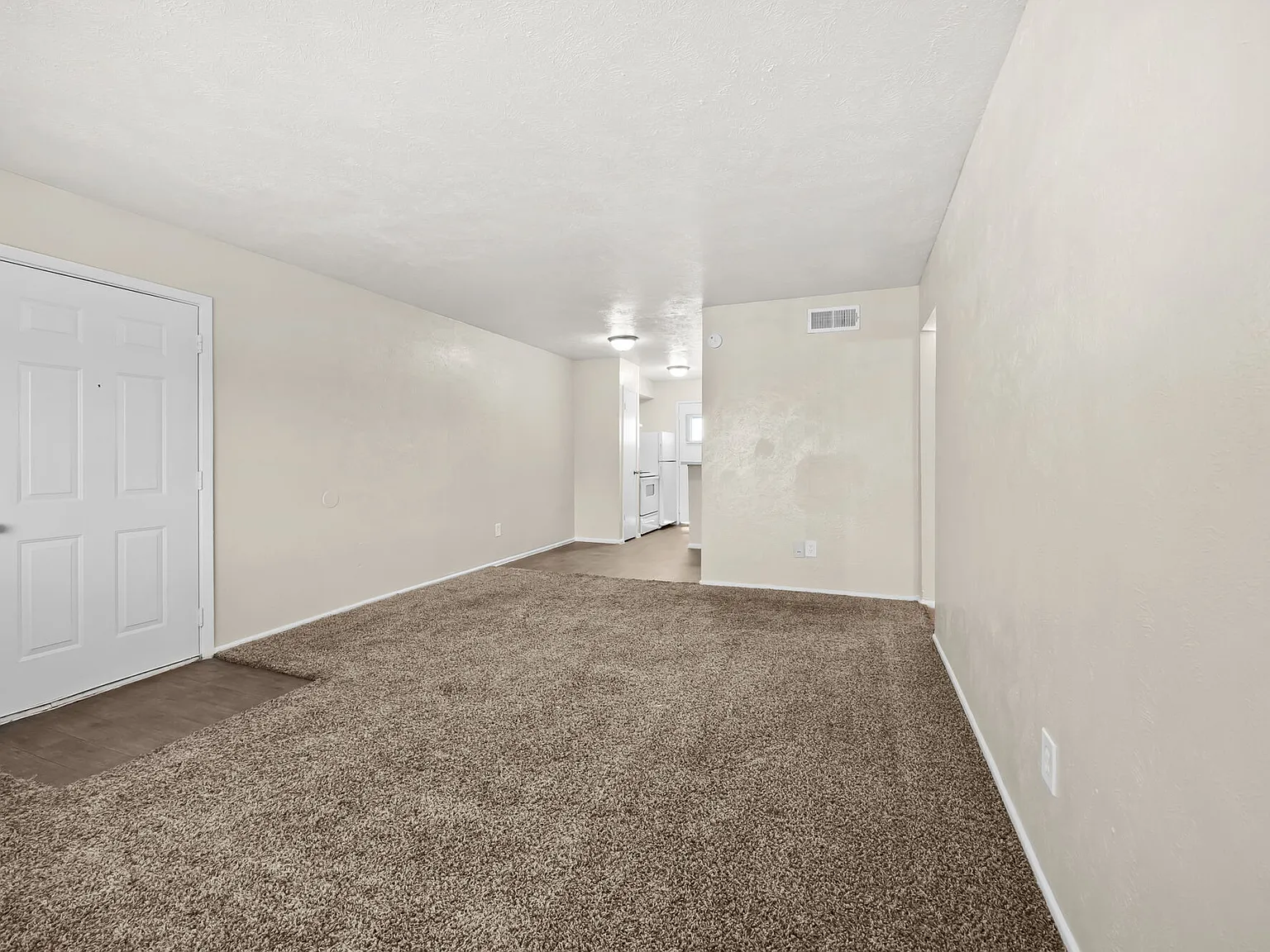 Oakwood — Photo 3