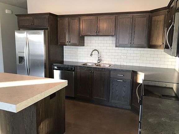 5th image of 1130 Legion Ln W