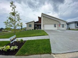 3907 S 207th St, Elkhorn, NE 68022
