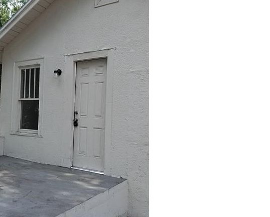 2nd image of 546 Woodlawn St