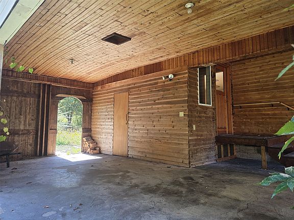 3rd image of 432 Webber Rd