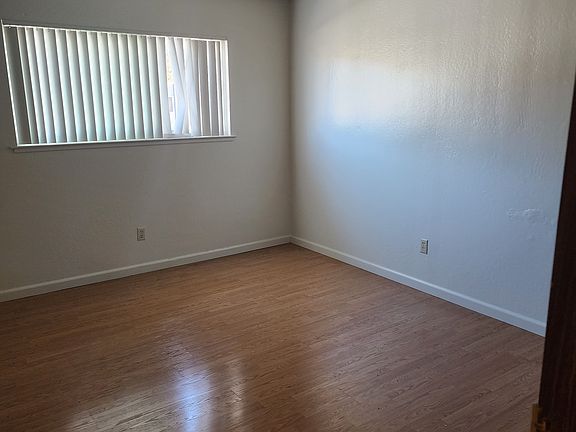 3rd image of 1510 164th Ave