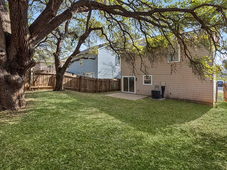 2110 Nogales Trl — Photo 26