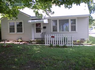 1413 S Roanoke Ave, Springfield, MO 65807