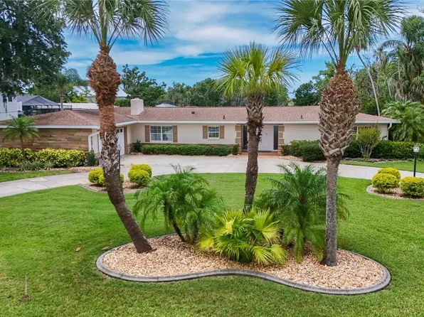 1202 SE Kings Bay Dr, Crystal River, FL 34429