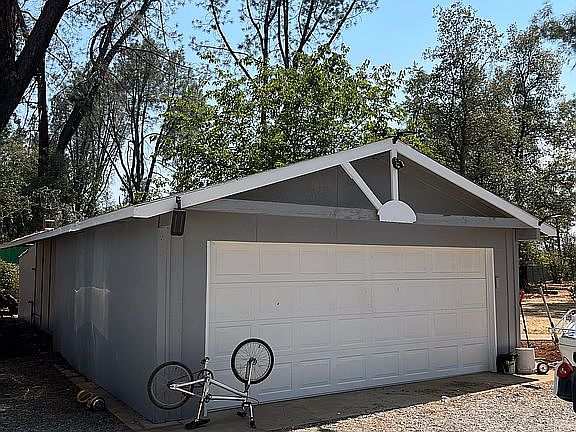 Detached 2 car garage