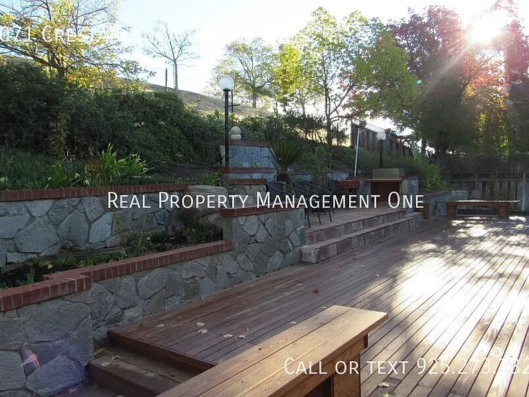 3071 Crestablanca Dr — Photo 49