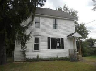 209 S Gremps St, Paw Paw, MI 49079