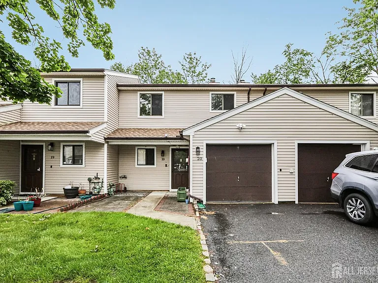 20 Palm Ct — Photo 6