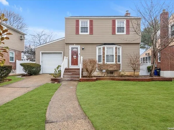 7 Garland Lane, Valley Stream, NY 11581