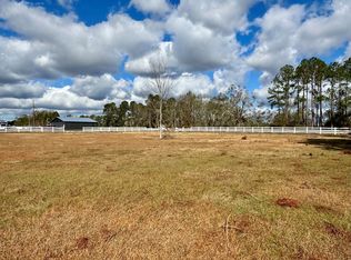 77 Raymond Dr, Broxton, GA 31519