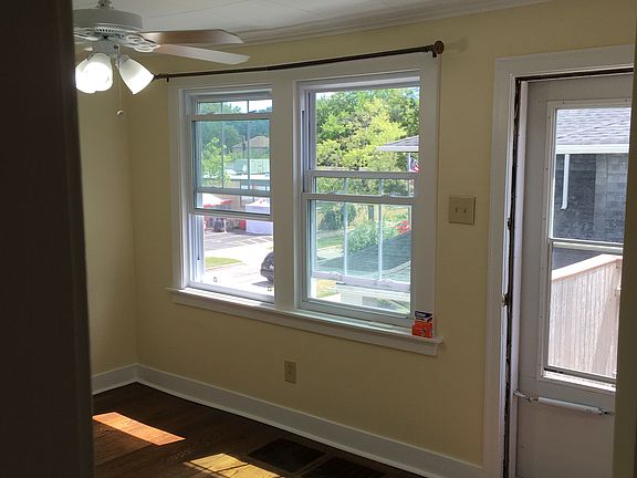 3rd image of 4422 N Lowell Ave #2