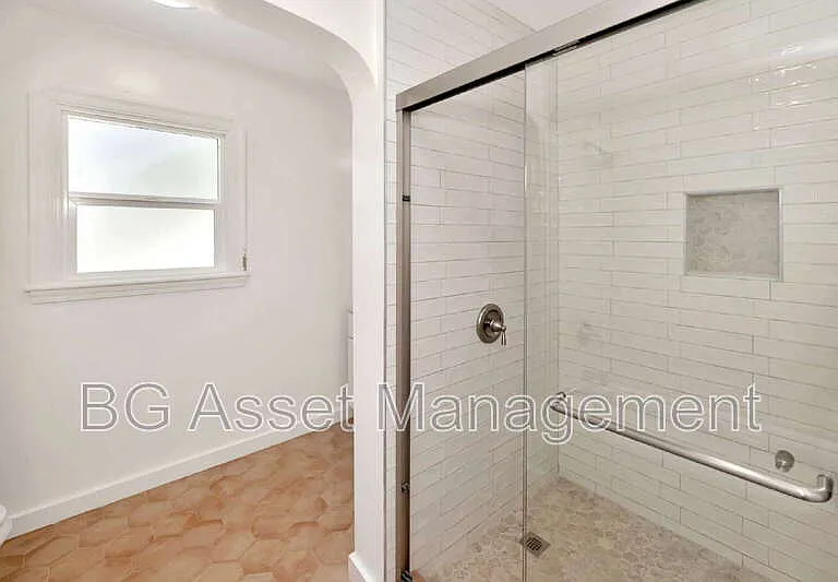 2801 Sabral Cir — Photo 11