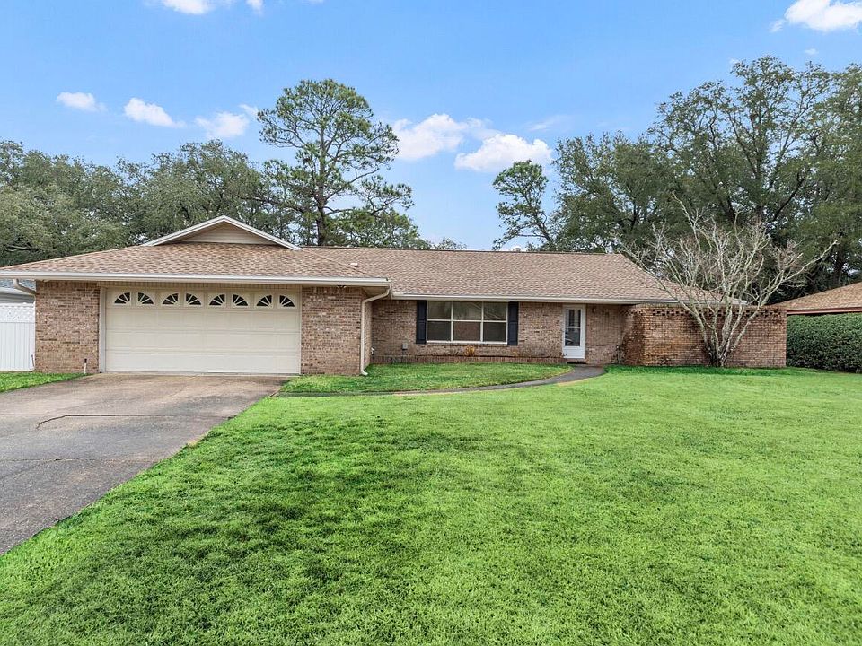 1st image of 15 Lake Lorraine Cir