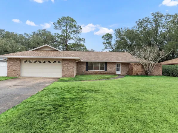 15 Lake Lorraine Cir, Shalimar, FL 32579