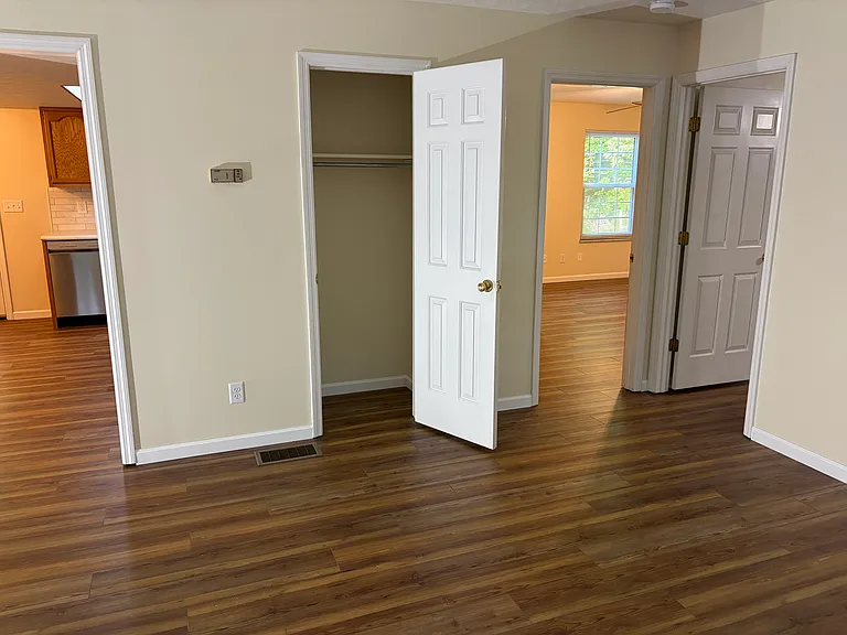 2572 Benson Dr — Photo 7