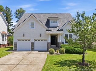 16 Cottswold Ln, Spring Lake, NC 28390