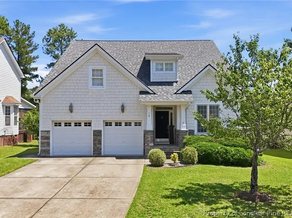 16 Cottswold Ln, Spring Lake, NC 28390