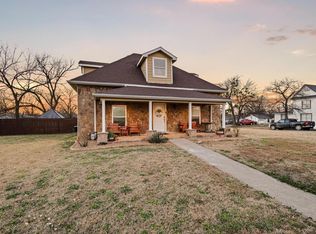 115 D St, Whitesboro, TX 76273