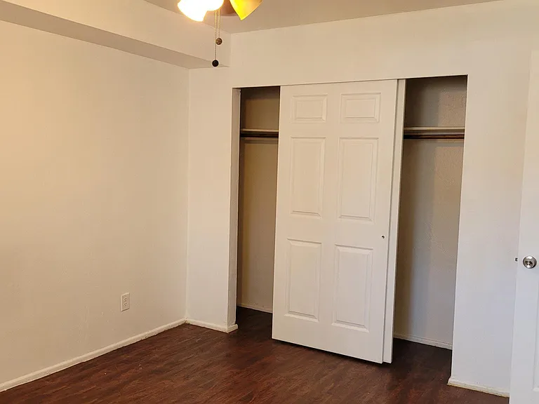 2519 S Parkcrest Dr #1 — Photo 8