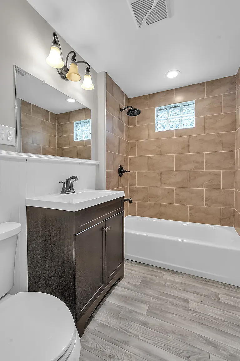 2 bed, 1000 sqft, $645 — Photo 4