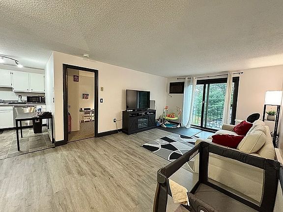 2nd image of 80 Stanton St APT 32