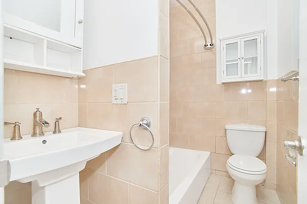 Rented by Living New York | media 11