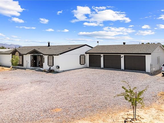 4th image of 2951 Palm Dr
