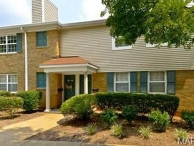 9059 W Swan Cir, Brentwood, MO, 63144