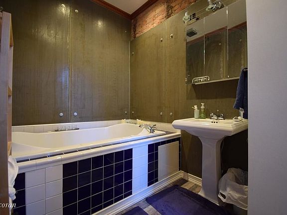 5th image of 398 5th Ave APT 1