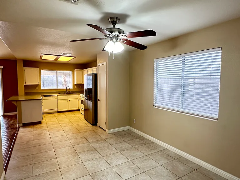 320 Mirasol Way — Photo 5