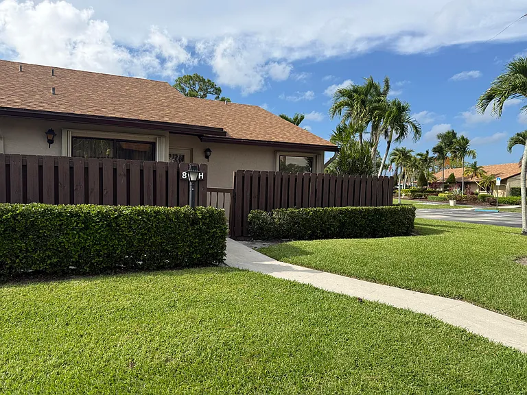 817 Sky Pine Way #H — Photo 23