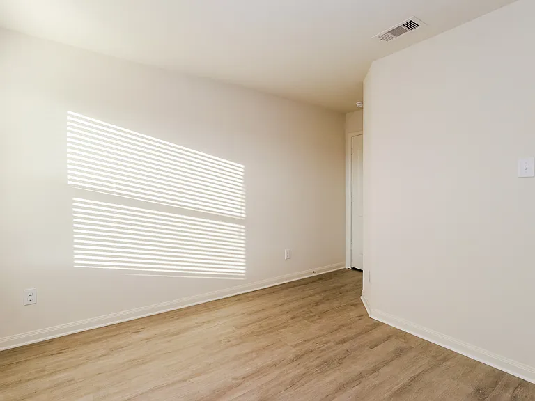 26864 Steinbeck Dr — Photo 11