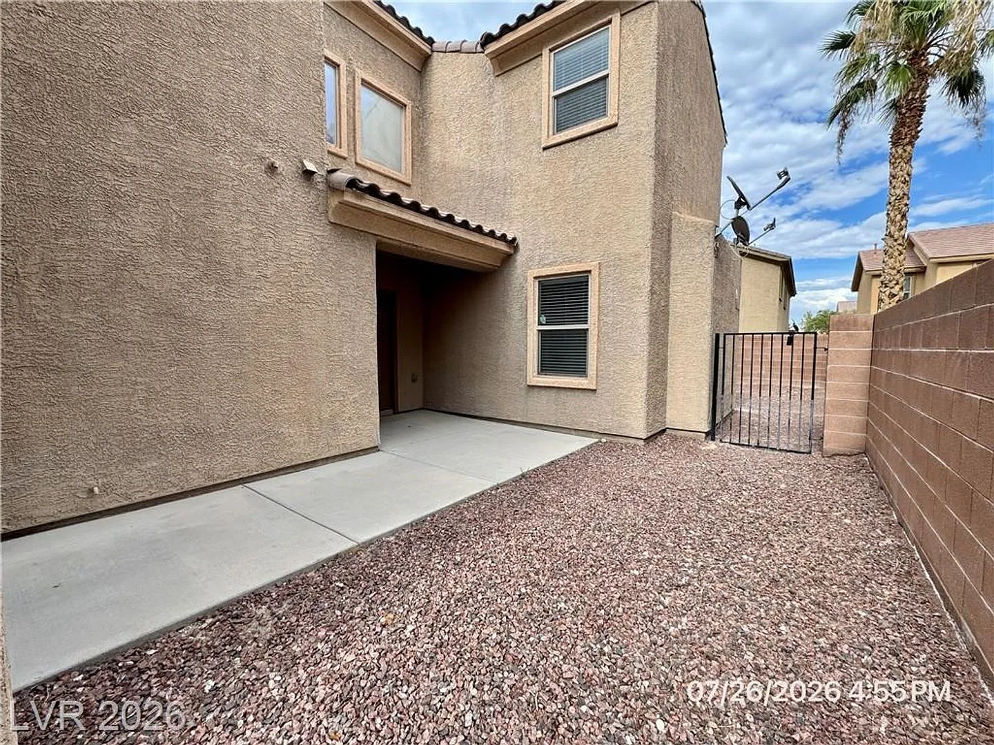Beautiful Aliante Home with Huge Loft, New Carpet & Covered Patio — Photo 3