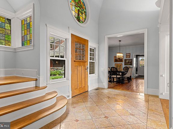 5th image of 895 Copes Ln