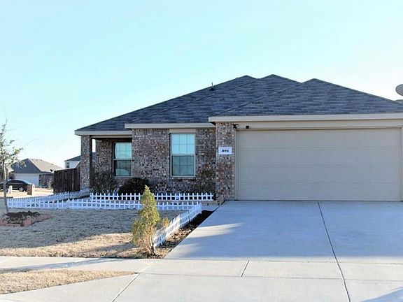 2nd image of 301 Hawthorn Dr