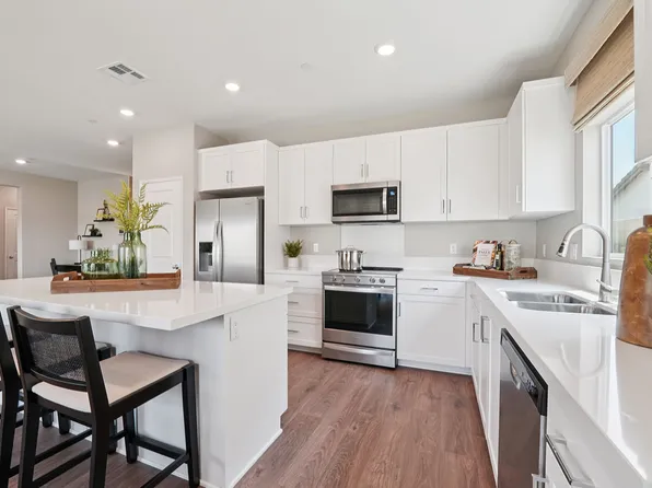 28872 Camino Santiago, Winchester, CA 92596