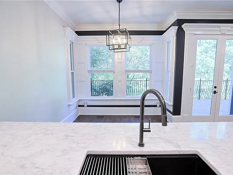 1294 Lenox Park Blvd — Photo 27
