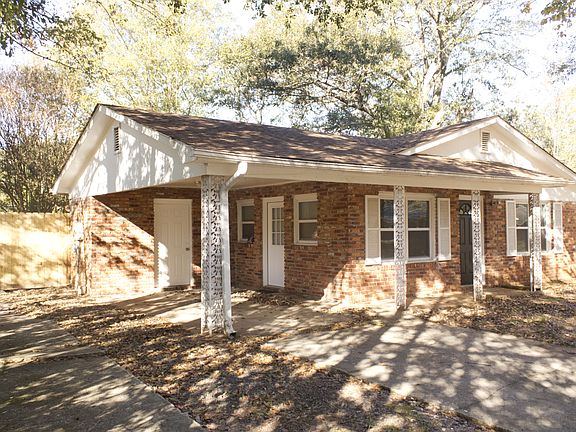 2nd image of 121 Briarwood Dr