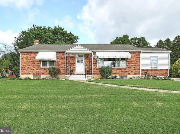90 Claystone Rd, York, PA 17408