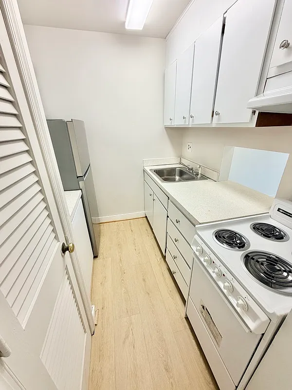 1 bed, 1.0 bath, $850 — Photo 2