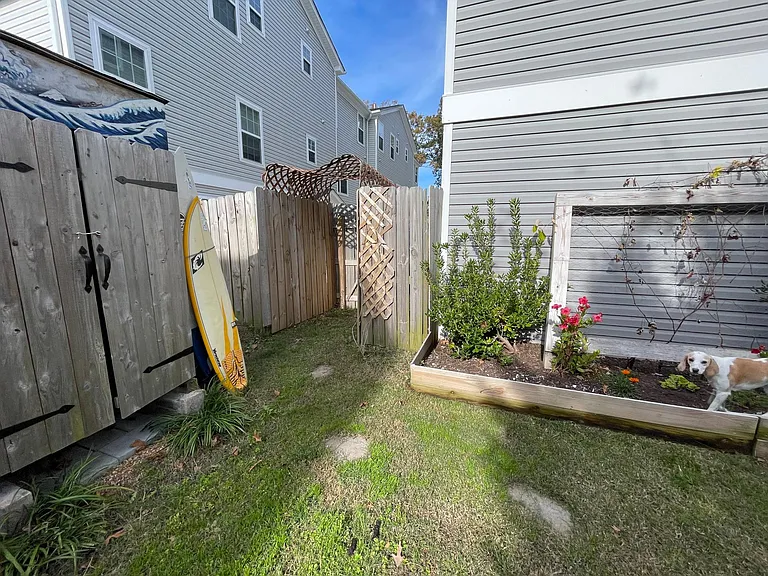 916 13th St — Photo 21