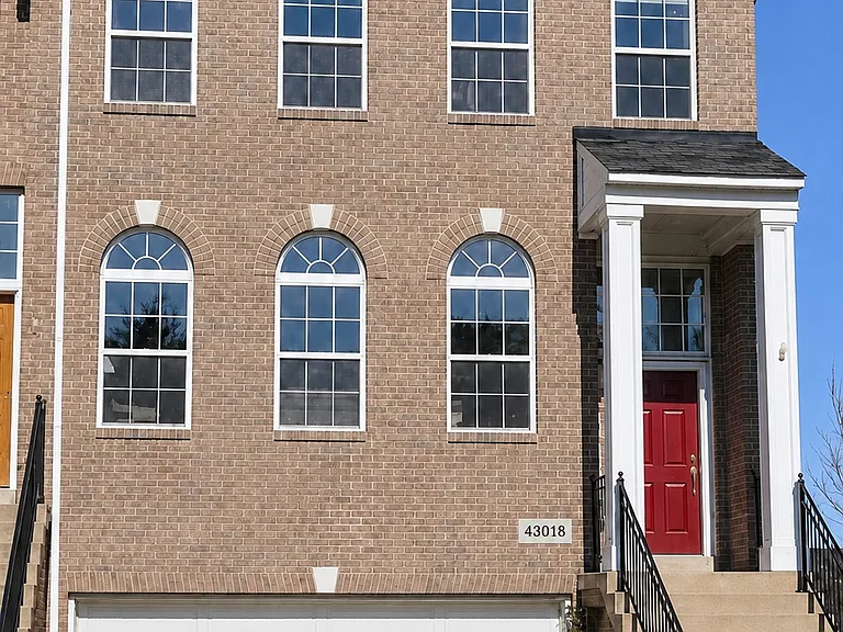 43018 Chathill Ter — Photo 1