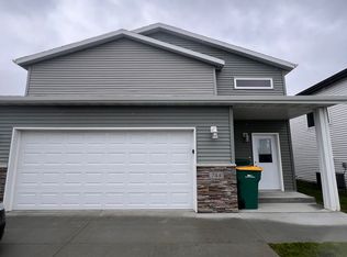 744 Prairie Ave, Horace, ND 58047