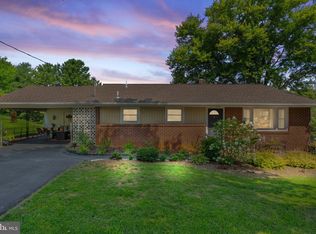 502 Foxcroft Rd, Warrenton, VA 20186