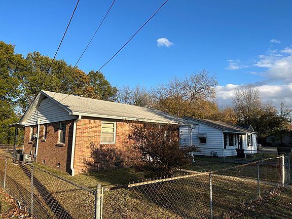 2nd image of 1800 Henry St
