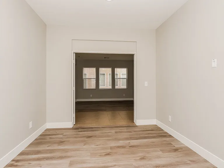 9021 Norwood Creek Rd — Photo 4