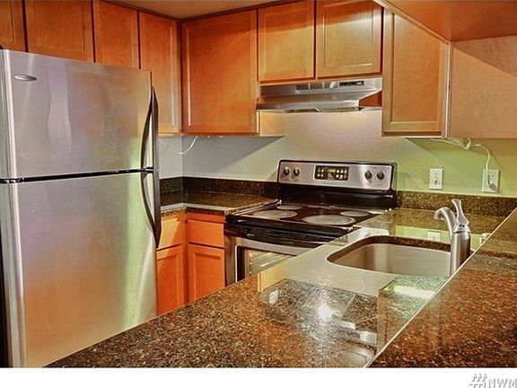 4th image of 12040 100th Ave NE APT J202