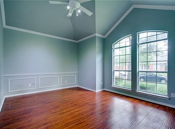 5th image of 11017 Aurora Ln