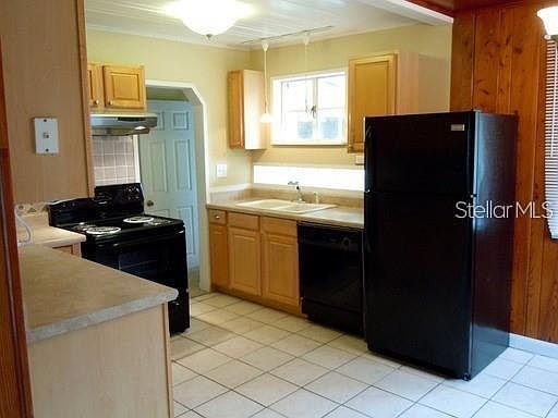 1st image of 305 E 11th Ave